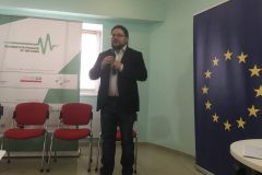 28052612_10215352360704514_918400145_n