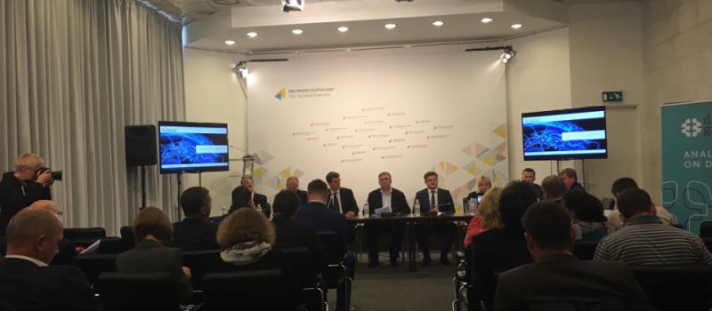 Експерти закликають пришвидшити підготовку законопроектів для створення нафтових резервів в Україні