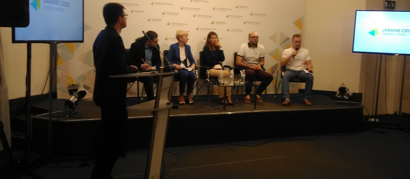 Media representatives and experts jointly sought ways to force law enforcement agencies to respond to journalistic investigations in the energy sector