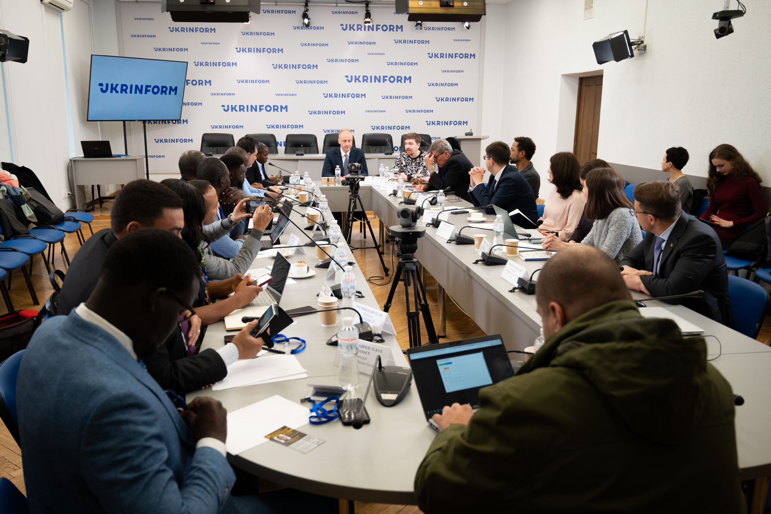 Експерти DiXi Group обговорили небезпеку енергетичної залежності від Росії з журналістами країн Африки